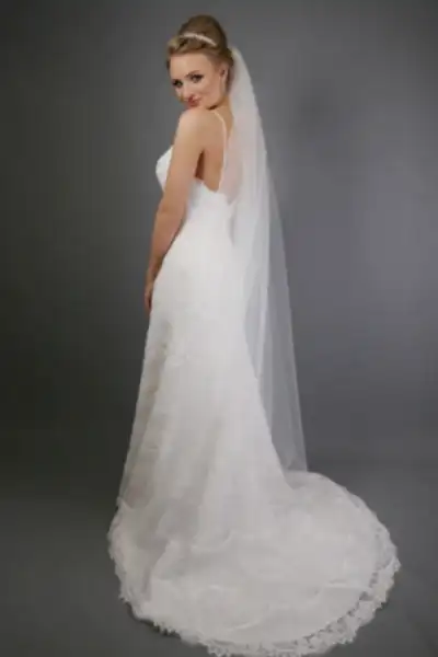 Bridal Apparel Simple Cut Edge Veil || CGACT101