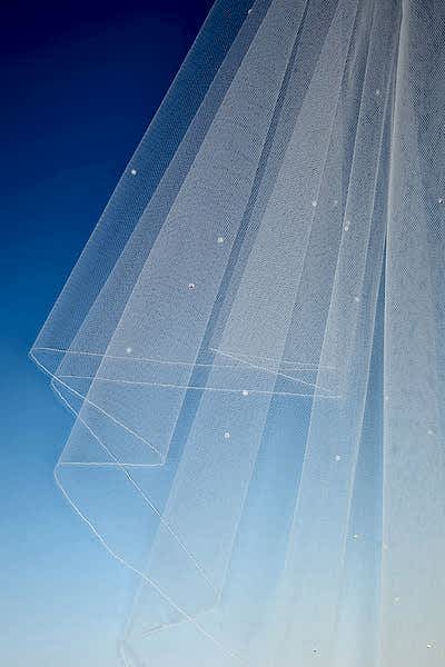 Bridal Apparel Crystal and Pearl Fine Edge Veil || CGAF004