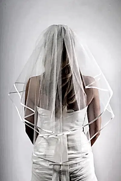 Bridal Apparel Ribbon Edge Veil || CGAR001