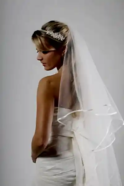 Bridal Apparel Crystal Scatter Ribbon Edge Veil || CGAR003