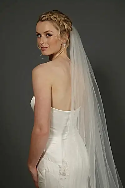 Bridal Apparel Floral Appliqué Veil || CGC521A