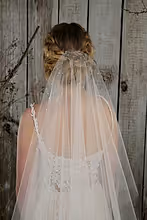Load image into Gallery viewer, Bridal Apparel Pearl Rainfall Veil || CGC563B
