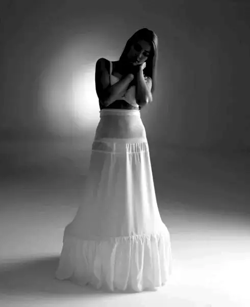 Bridal Apparel Single Hoop Stretched Waistline